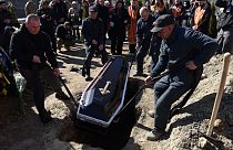 Похороны погибших украинских военных  на Лычаковском кладбище во Львове, 17 марта 2022