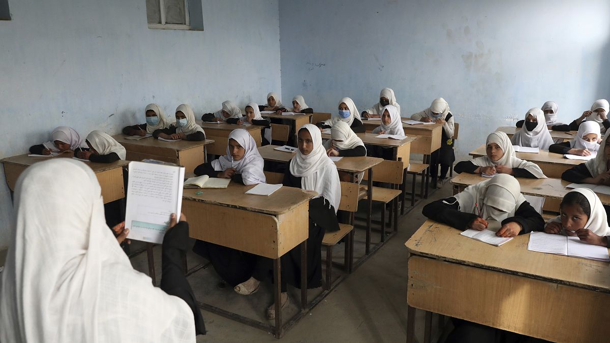 مدرسه‌ دخترانه در افغانستان