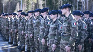 جنود فرنسيون من الكتيبة الجبلية السابعة في قاعدة أماري الجوية، إستونيا، وهم موجودون هناك كجزء من قوات الـ"ناتو"، 17 مارس 2022