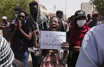 متظاهرون سودانيون مناهضون للانقلاب يشاركون في التظاهرات المستمرة ضد الحكم العسكري في الخرطوم، السودان، 24 مارس 2022