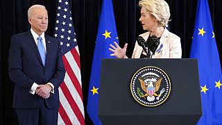 Joe Biden und Ursula von der Leyen am 25.03.22 in Brüssel