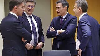 Ο Έλληνας πρωθυπουργός Κυριάκος Μητσοτάκης ανάμεσα σε άλλους Ευρωπαίους ηγέτες κατά τη διάρκεια παλαιότερης συνόδου Κορυφής