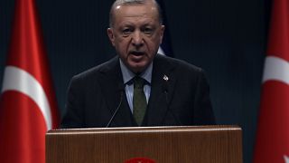 الرئيس التركي رجب طيب أردوغان خلال مؤتمر صحفي مشترك مع الرئيس الإسرائيلي إسحاق هرتسوغ في أنقرة، تركيا.