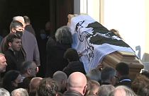 Le cercueil d'Yvan Colonna entre dans l'église de Cargese