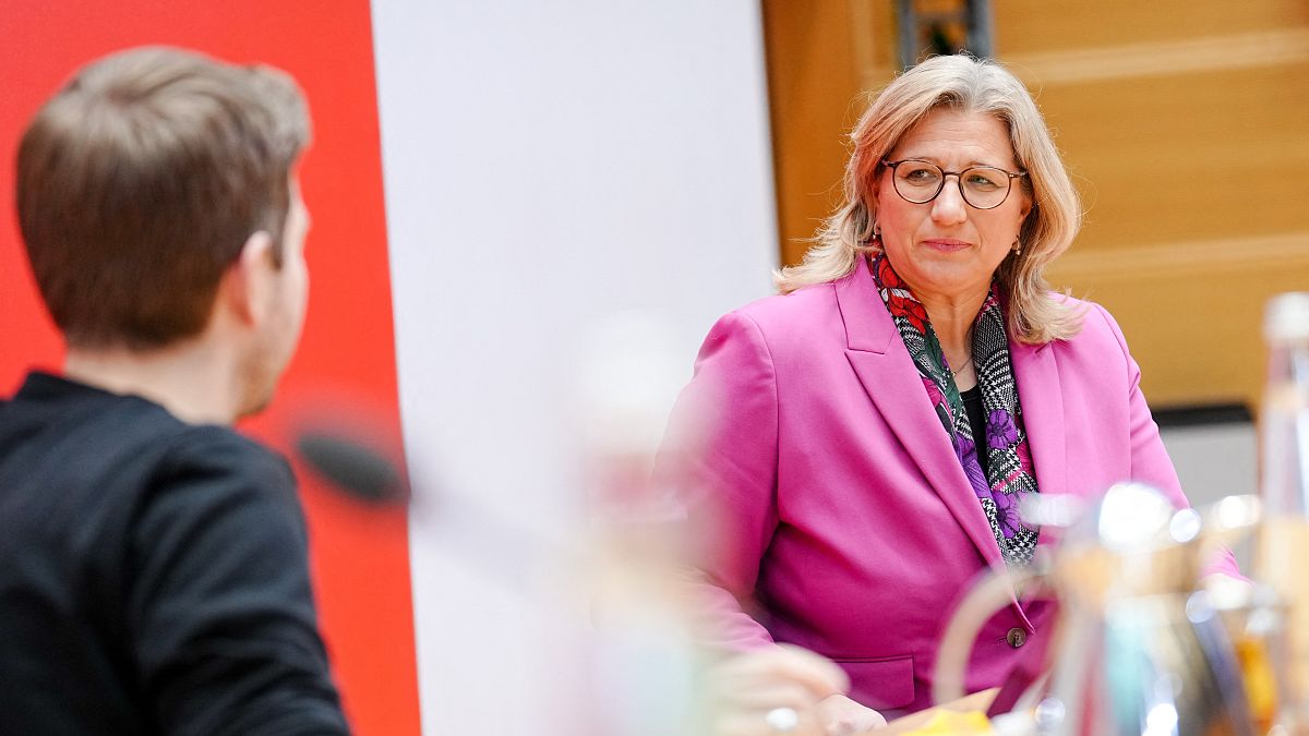 SPD-Kandidatin Anke Rehlinger im Wahlkampf im Saarland