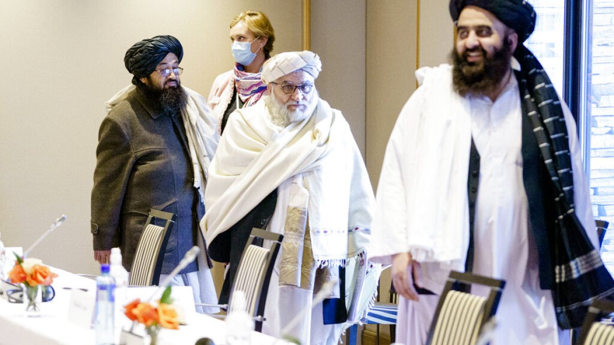 ABD'nin iptal ettiği görüşmelere Taliban dışişleri bakan vekili Emirhan Muttaki'nin katıllabileceği belirtiliyordu