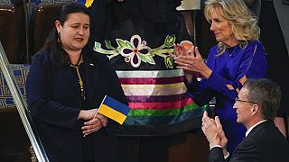 Η Τζιλ Μπάιντεν με την Ουκρανή πρέσβειρα στις ΗΠΑ