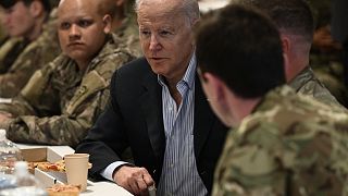 Biden visita le truppe Usa in Polonia: "Combattiamo per la libertà"