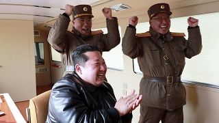 Kim Jong Un jubelt über den Abschuss seiner "Monsterrakete".