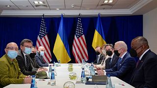 دیدار بایدن با وزرای خارجه و دفاع اوکراین در لهستان