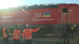 قطار خاص لنقل المساعدات من ألمانيا إلى اوكرانيا.