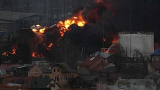 Depósito bombardeado en Lviv