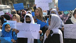 Διαδηλώτριες στην Καμπούλ ενάντια στους Ταλιμπάν