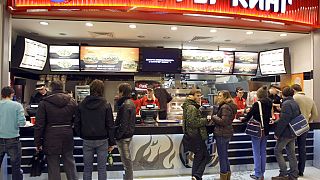 Eine Burger King Filiale eröffnet in einer Shopping-Mall in Moskau im Januar 2010.