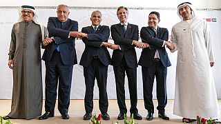 وزراء الخارجية عبد اللطيف بن راشد الزياني والمصري سامح شكري، والإسرائيلي يائير لبيد، والأمريكي أنطوني بلينكين، والمغربي ناصر بوريطة خلال قمة النقب، إسرائيل، 28 مارس 2022