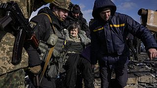 Απομάκρυνση αμάχου από την πόλη Ιρπίν στα περίχωρα του Κιέβου (8 Μαρτίου 2022)