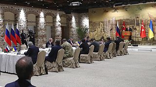 Στιγμιότυπο από τη συνάντηση της ρωσικής με την ουκρανική αντιπροσωπεία στην Κωνσταντινούπολη