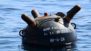 Robbanó aknákat találtak a Fekete-tengerben