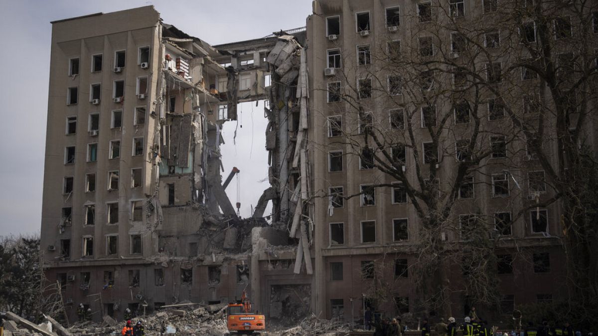 Edificio bombardedoa de la administración regional de Mikolaiv