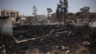 یک منطقه ویران شده در صنعا، پایتخت یمن پس از بمباران هواپیماهای سعودی