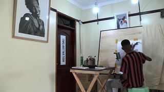Ouganda : l'art pour combattre les préjugés sur le vitiligo