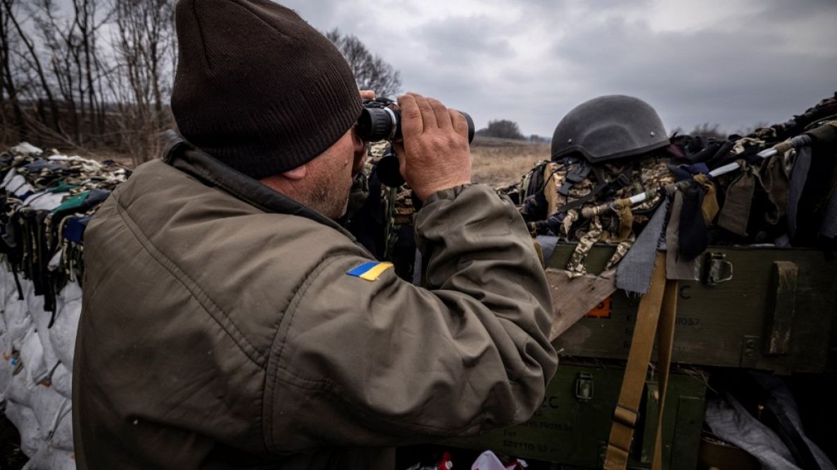 Un soldat ukrainien près de Kharkiv (Ukraine), le 31 mars 2022