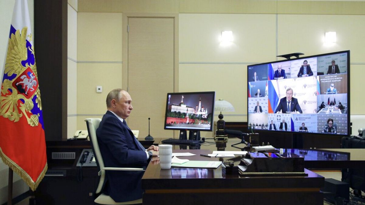 O B. Πούτιν στη διάρκεια τηλεδιάσκεψης- εικόνα αρχείου