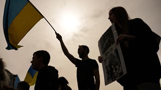 Des manifestants dénoncent l'invasion de l'Ukraine par la Russie