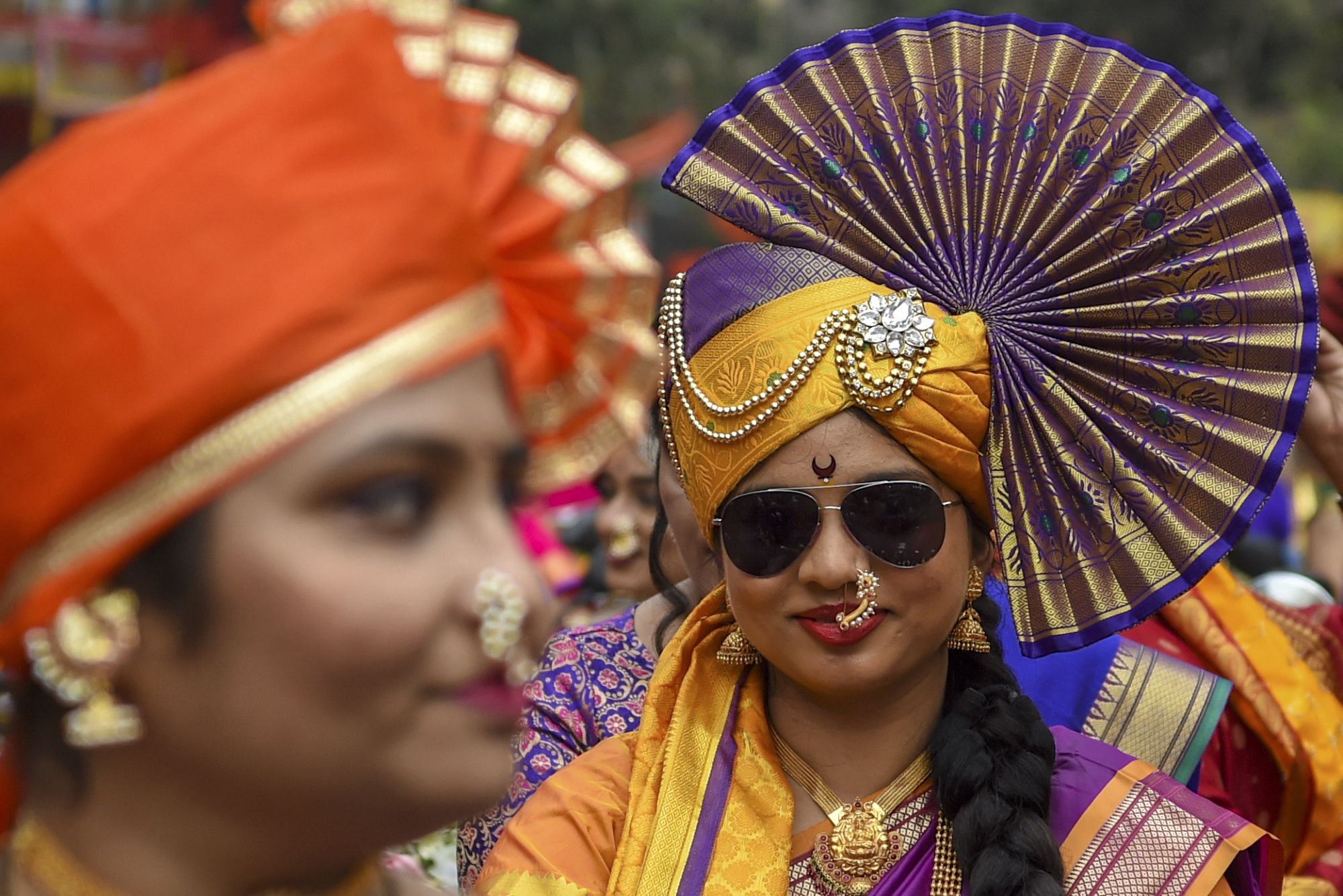 Video. Mumbai welcomes new year with music, dancing and traditional costumes