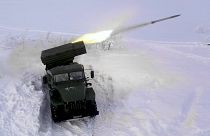 قاذفة صواريخ "غراد" روسية تشارك في مناورات عسكرية.