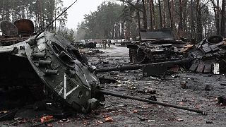 الجيش الأوكراني يدمر دبابة روسية.