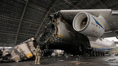 طائرة مدمرة من طراز أنتونوف An-225 في مطار أنتونوف بأوكرانيا.