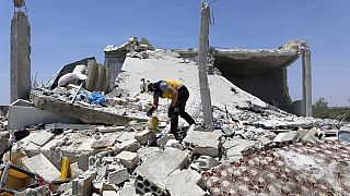 Suriye'de bombardıman sonrası kurtarma çalışmaları
