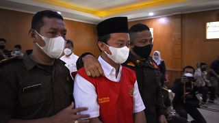 Endonezya'da öğrencilerine tecavüz eden öğretmen