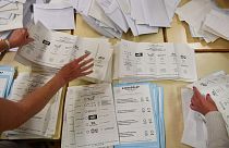 Szavazatszámlálás egy budapesti szavazókörben 2022. április 3-án