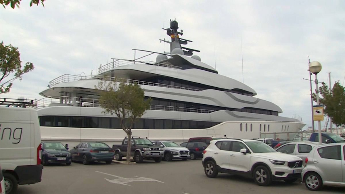 El yate inmovilizado en el astillero de Palma de Mallorca está valorado en noventa millones de euros
