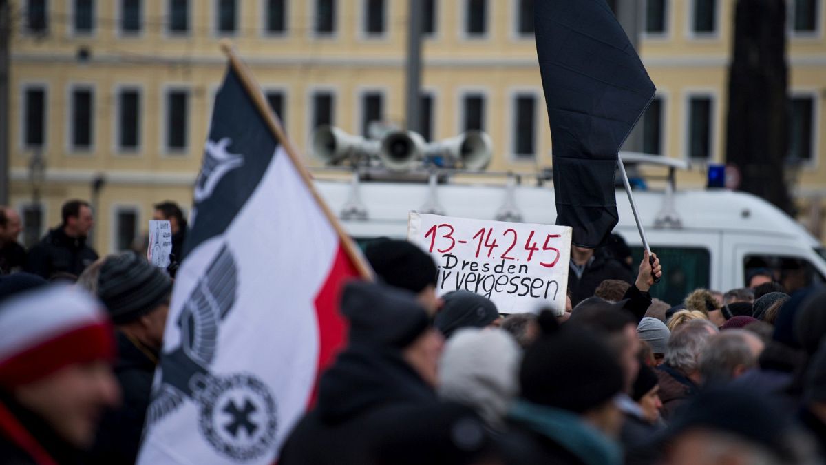 تظاهرات یک گروه نئونازی در آلمان 