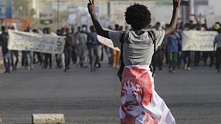 Soudan : les anti-putsch promettent un "séisme", lacrymogènes en retour