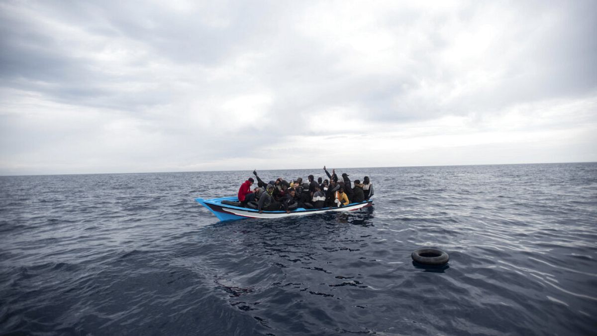 Afrika'dan Avrupa'ya ulaşmaya çalışan mülteciler