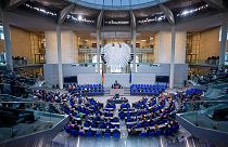 Il Bundestag, il Parlamento tedesco, riunito per il voto sulla vaccinazione obbligatoria. (7.4.2022)