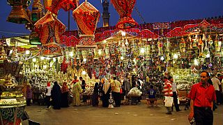  فوانيس تقليدية تستخدم لشهر رمضان المبارك، في سوق في حي السيدة زينب، القاهرة، مصر، الأحد 15 يونيو 2014