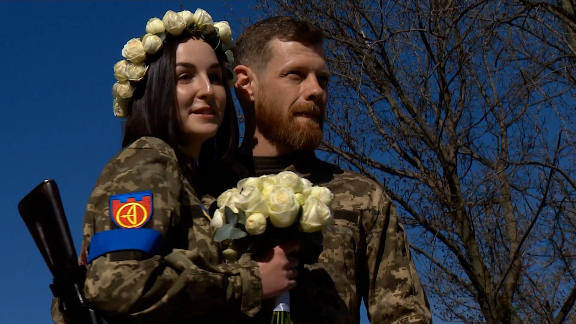 Ukrainian military couple get married in Kyiv Euronews image
