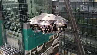 Jakartans seek thrills by dining in the sky