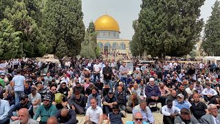 صلاة الجمعة بالمسجد الأقصى في القدس.