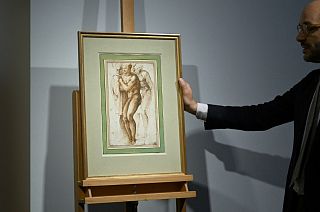 Nude in show in Turin