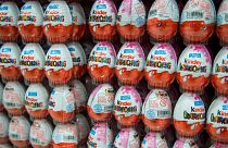 Huevos Kinder en un supermercado