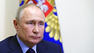 Le président russe Vladimir Poutine préside une réunion du Conseil de sécurité par vidéoconférence près de Moscou, jeudi 7 avril 2022.