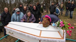 Funeral de Veronika Kuts, de 12 anos, vítima de um bombardeamento em Chernihiv