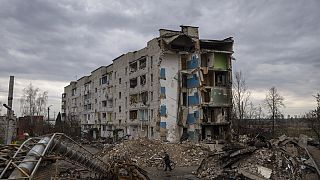 Szétlőtt épület Kijev környékén