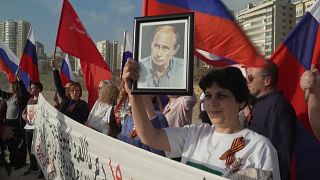مواطنون روس في بيروت في وقفة تضامنية مع "العملية العسكرية الروسية" في أوكرانيا